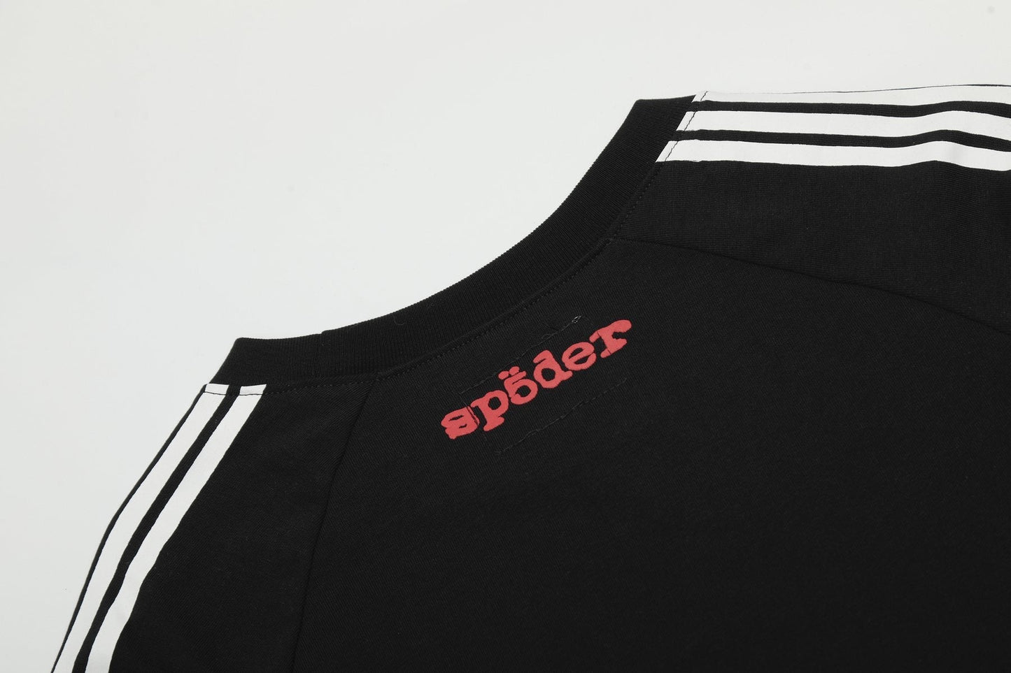 Sp5der Striped Raglan Graphic T-Shirt — detail