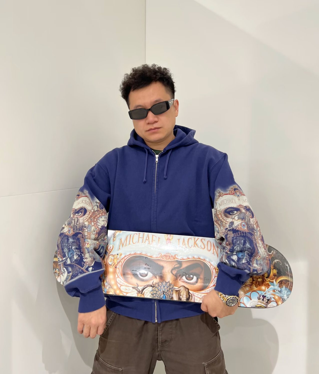 Supreme Graphic Sleeve Zip Hoodie — model