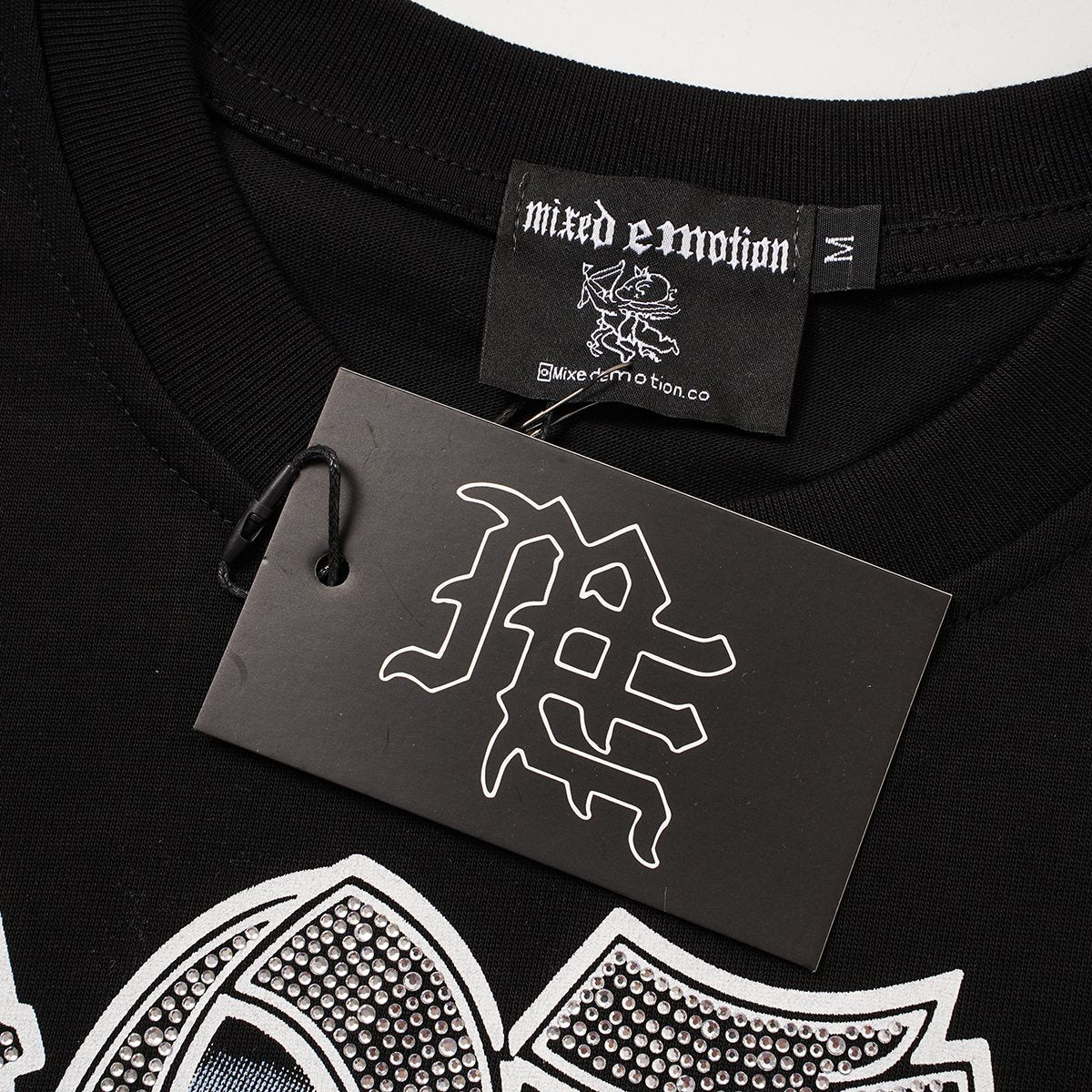 MIXED EMOTION Angel Praying Hands Graphic T-Shirt — hang_tag